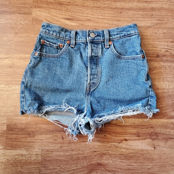 Levi's Pants - Levi's 501 Size 25 Ribcage Jean Shorts